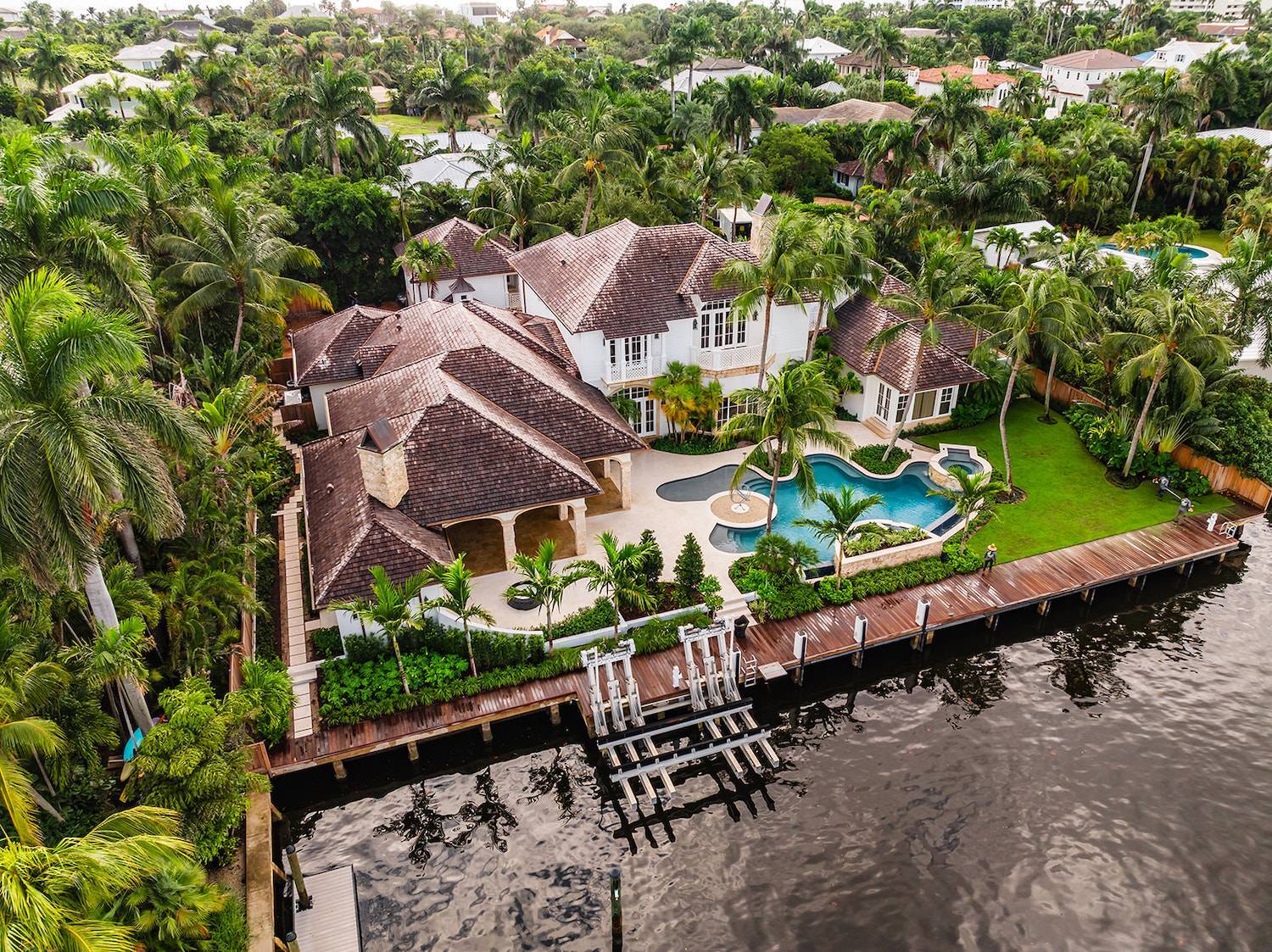 estate management services maintaining large property in West Palm Beach, FL